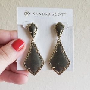 Brand new! Kendra Scott Alexa Earrings Gold/Pyrite